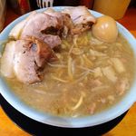 ラーメン 盛太郎 - チャーシュー麺、煮玉子940円（野菜マシマシ、脂少し）