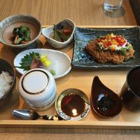 SHARI東銀座 - SHARI風豚カツ，おくらと長芋のソース