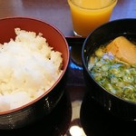 Dukeya - ご飯、味噌汁