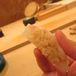 寿司 竹本 - シャリは小ぶりで空気を含み解ける