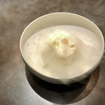 sincere - 黄桃とヴェルヴェーヌのジュレ メレンゲのせ フロマージュ・ブランのアイス