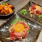 焼肉 にくみつ - ユッケ、山芋キムチ