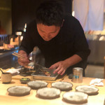 焼き鳥 とりら - あかに山葵を載せる