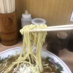 たかし屋  - 麺　リフトアップ