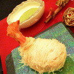 ガストロノミー ジョエル・ロブション - 旬の甲殻類3変化　車海老　カダイフ揚げ、グリーンカレーのソースと