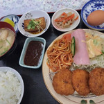 ホルモン焼肉 妙 - エビカツ定食500円  