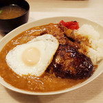 トンテキ食堂8 - エナジーカレーライス(800円)+ハンバーグ(300円)+トンテキ(300円)+目玉焼き(100円)