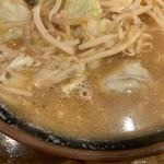 Osyokuji Dokoro Ogaya - 熱々です！野菜の旨味が溶け込んだスープ。普通盛りでも量多めです。