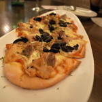 PASTAVOLA - ブラックオリーブピザ