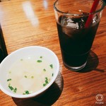 Gin Khao - ランチのセットでスープとドリンクがつきます