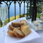 Terrazza Belvedere - 泡もフォッカッチャも美味