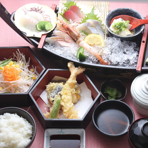 ランチメニュー 肉と魚とめん料理が充実している店 なにがしこころ 稲沢店 稲沢 居酒屋 食べログ