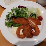 テラスレストラン SORA - 魚介類のミックスフライです。