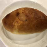 aoi - アーモンドクリームパン