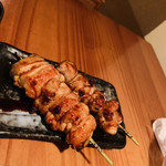 楽一 - 料理写真:大ぶりのモモ肉串