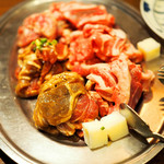 本格焼肉＆ジンギスカン ばくよう亭 - 牛肉・ラム・豚肉のミックスBBQコース