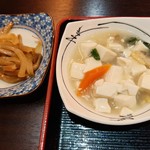 天神橋 上海食苑 - 豆腐とアサリ、野菜のあんかけは、アサリのお出汁が効いた上品な味わいでスープのよう