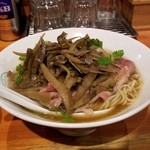 麺屋 六感堂 - ★元祖★ 牛蒡清湯(サロマ黒牛炙りリブロース添え)