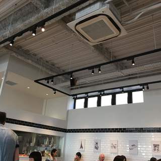 HI-CACAO CHOCOLATE STAND_2