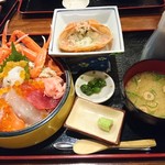 お食事処 海心 - オススメの「贅沢海鮮丼」？？