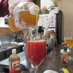 トリワイン ＰＩＫＯＳＨＨＨＵ - ハバネロビールのレッドアイ