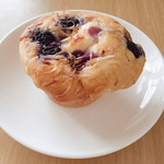 デイリーズ マフィン - ブルーベリー&クリームチーズ(¥340)