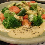 まいど - 焼きアボカドサラダ