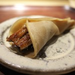 やまぐち - 私が一番好きだった一皿。やま岸が炭火で焼いたふっくらとしたウナギ。やまぐちのクレープで巻いて。クレープはフォアグラエキスを練り込んで。もーたまらんわ。