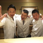 やまぐち - おっと、東シェフ乱入で三人揃い踏み。イヨーッ！