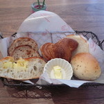 Alycia - ランチ：パンの盛り合わせ