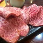 炭火焼 七厘 - おまかせコース ザブトン(上)シンシン(下)