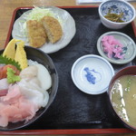 Hyakumi - 海鮮丼￥９００
