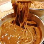 麺ファクトリー ジョーズ - 「極どろつけ麺」リフト