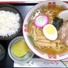 ヤマカそば - 料理写真:ラーメン_700円、小ライス_200円