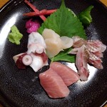 Ueno mitsuya - お任せ③お造り(帆立・鮪・鯛・蛸)。鯛が特に旨かった