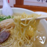 いのよし - 2019年10月　麺持ち上げ