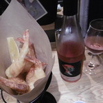 マンジャ エ ベーヴィ!! - 海老のフリット、ロゼボトル