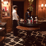ザ バー - リッツのクレドに基づく接客は、さすがパーソナルで暖かみのある対応です(о´∀`о)
