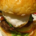 ビートバーガーのアップ。