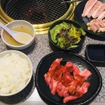 Yakiniku & Seiniku Takaratei - 