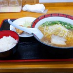 いのよし - 2019年10月　友人の唐揚げ定食の醬油ラーメン