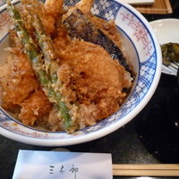 割烹 天ぷら 三太郎 - 海老野菜天丼　１１００円