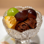 うを徳 - 2019.10 フルーツ盛り（小布施栗、長野パープル、シャインマスカット、ニュージーランド産オレンジ）