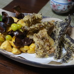 かたつむり - 香茸と舞茸の天ぷら、花咲栗と銀杏の素揚げ