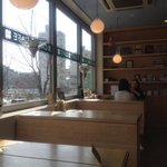 シンシアガーデンカフェ - 明るい店内