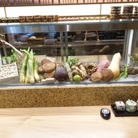 対馬のどぐろとイカ活き造り 博多 魚蔵 都ホテル店 - 
