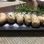 かたつむり - 塩茹で落花生