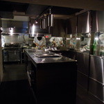 レフェルヴェソンス - インテリア／地階オープンキッチン