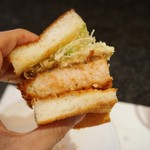 とんかつ マンジェ - このボリューム！デザートなのかな(笑)