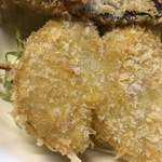 おふくろ亭 - 2019/10/15
      ホル鍋定食 ニンニク 500円
      チキンフライ 100円
      ナス 玉ねぎフライ 100円